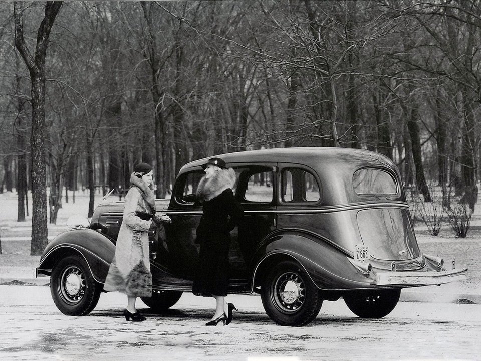 I eight. Hudson 8 1936. Hudson Deluxe eight, 1937. 1934 Hudson. Hudson Deluxe eight.