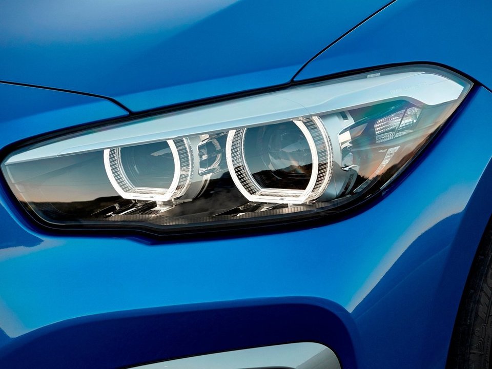 BMW 1 Series Headlight Night