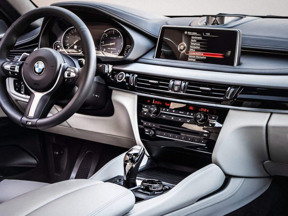 Комплектации x6. БМВ х6 новый салон. BMW x6 Interior. BMW x6 2016 салон. BMW x6 2021 Interior.