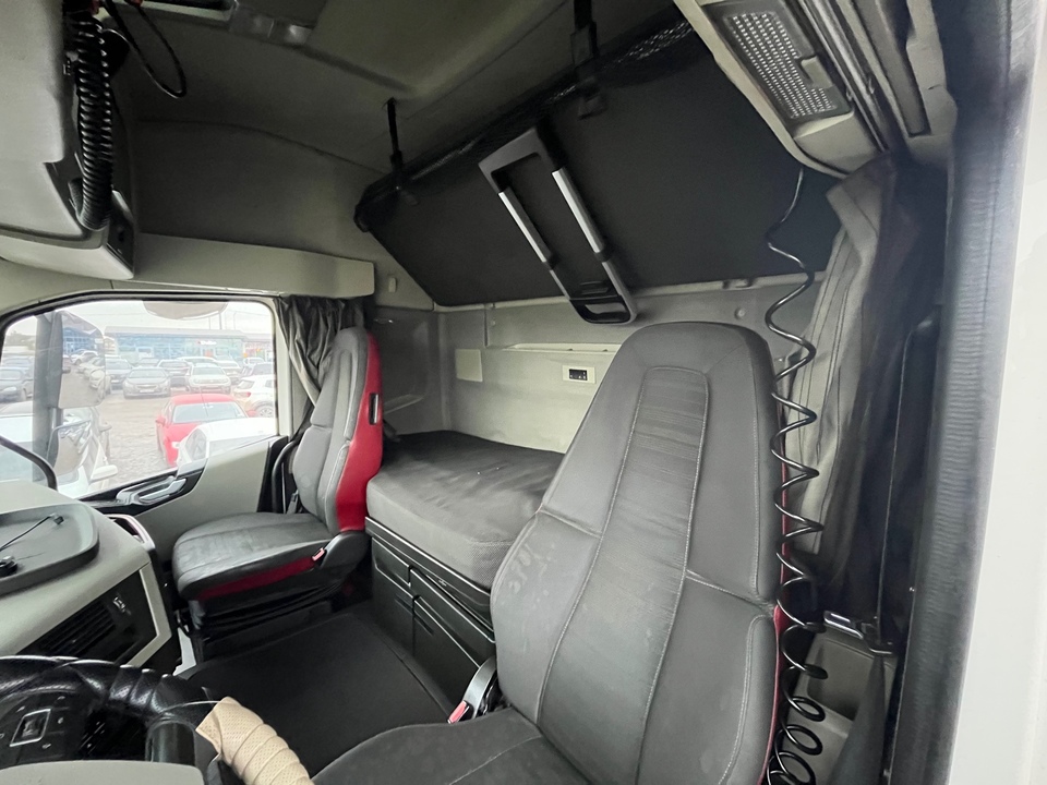 Volvo FH, 2016 год, 7 980 000 рублей, 19 фотография