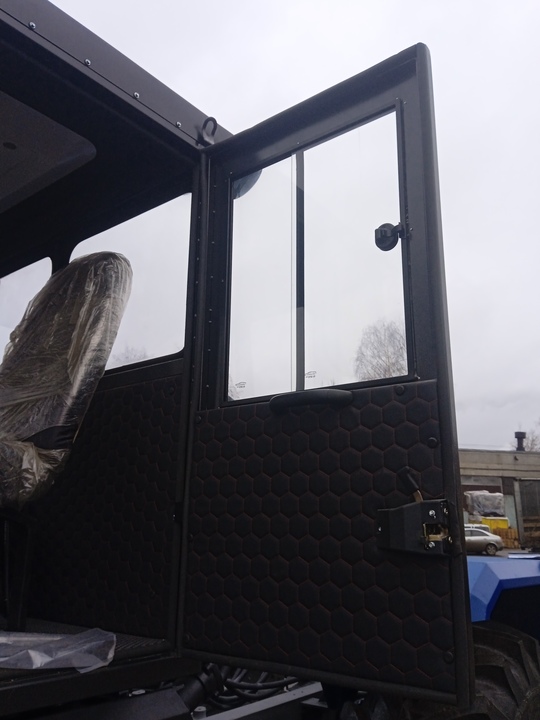 ХТЗ Т-150К, 2000 год, 2 800 000 рублей, 10 фотография