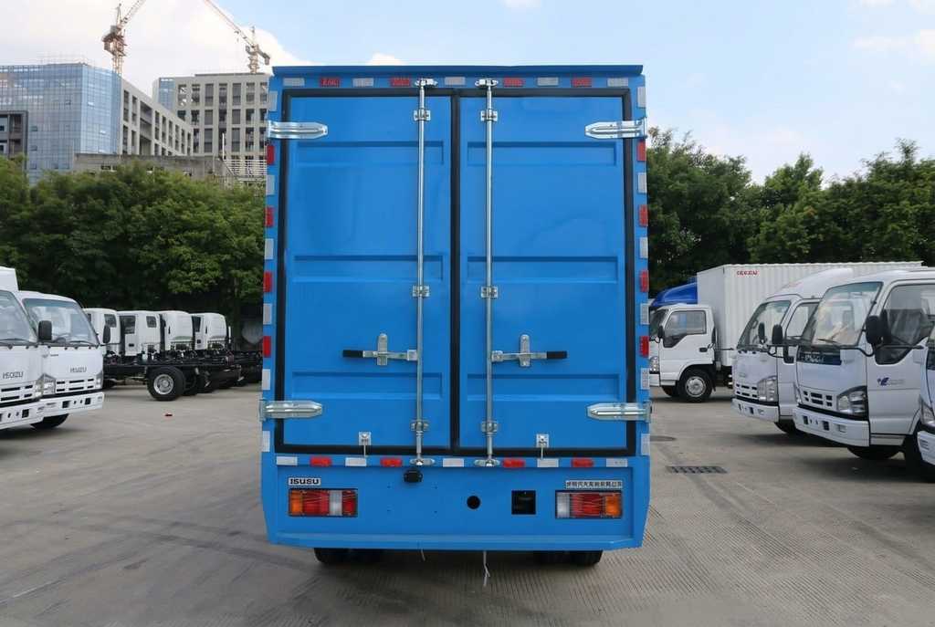 Isuzu Elf (N-series), 2026 год, 4 054 000 рублей, 4 фотография