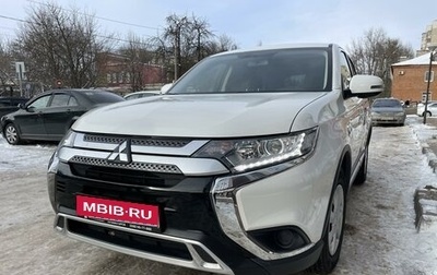 Mitsubishi Outlander III рестайлинг 3, 2019 год, 2 440 000 рублей, 1 фотография