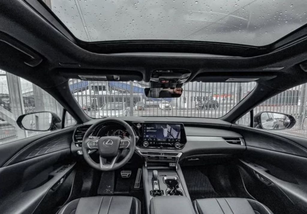 Lexus RX IV рестайлинг, 2023 год, 9 300 000 рублей, 3 фотография