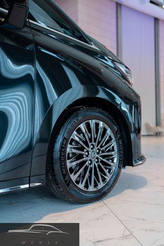 Lexus LM I, 2023 год, 28 000 000 рублей, 1 фотография