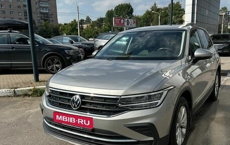 Volkswagen Tiguan II, 2021 год, 3 590 000 рублей, 1 фотография