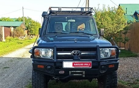 Toyota Land Cruiser 70, 2009 год, 6 000 000 рублей, 6 фотография