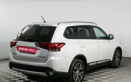 Mitsubishi Outlander III рестайлинг 3, 2016 год, 1 685 000 рублей, 5 фотография