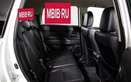 Mitsubishi Outlander III рестайлинг 3, 2016 год, 1 685 000 рублей, 10 фотография