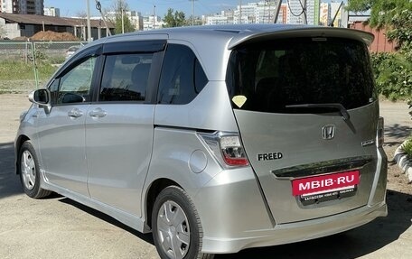 Honda Freed I, 2012 год, 1 290 000 рублей, 5 фотография