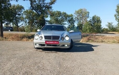 Mercedes-Benz CLK-Класс, 2001 год, 600 000 рублей, 1 фотография