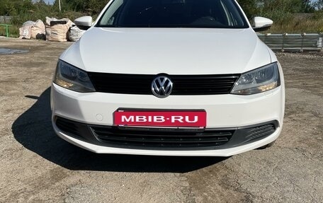 Volkswagen Jetta VI, 2014 год, 1 200 000 рублей, 2 фотография