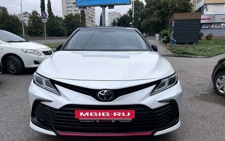 Toyota Camry, 2021 год, 3 520 000 рублей, 2 фотография