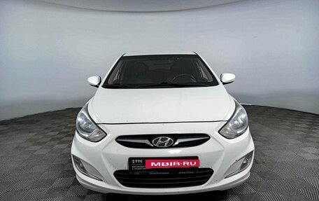 Hyundai Solaris II рестайлинг, 2012 год, 820 000 рублей, 2 фотография