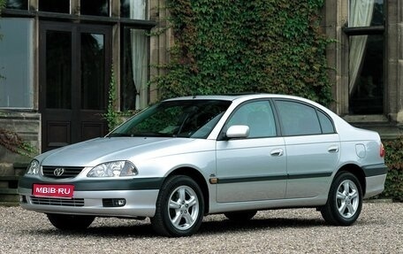 Toyota Avensis III рестайлинг, 2002 год, 530 000 рублей, 1 фотография