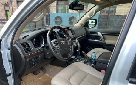 Toyota Land Cruiser 200, 2010 год, 3 300 000 рублей, 9 фотография