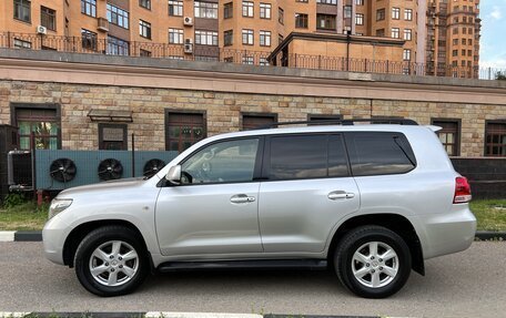 Toyota Land Cruiser 200, 2010 год, 3 300 000 рублей, 8 фотография