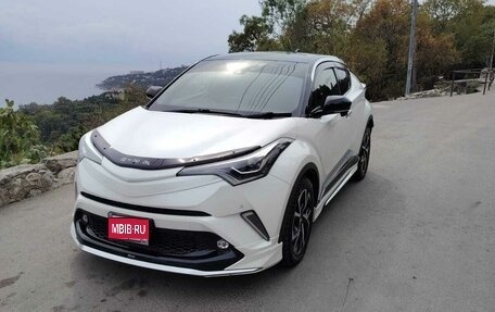 Toyota C-HR I рестайлинг, 2018 год, 2 400 000 рублей, 1 фотография