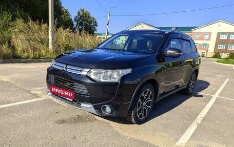 Mitsubishi Outlander III рестайлинг 3, 2014 год, 1 550 000 рублей, 1 фотография