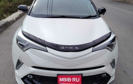 Toyota C-HR I рестайлинг, 2018 год, 2 400 000 рублей, 3 фотография