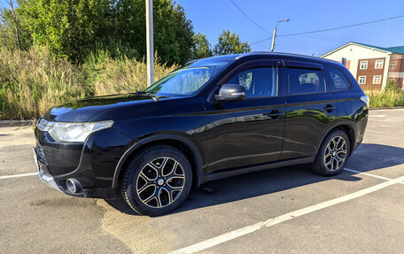 Mitsubishi Outlander III рестайлинг 3, 2014 год, 1 550 000 рублей, 3 фотография