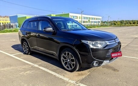 Mitsubishi Outlander III рестайлинг 3, 2014 год, 1 550 000 рублей, 9 фотография