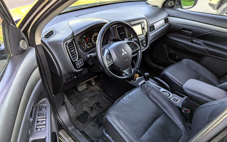 Mitsubishi Outlander III рестайлинг 3, 2014 год, 1 550 000 рублей, 12 фотография