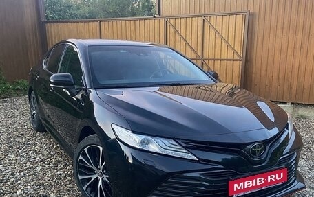 Toyota Camry, 2020 год, 3 200 000 рублей, 7 фотография