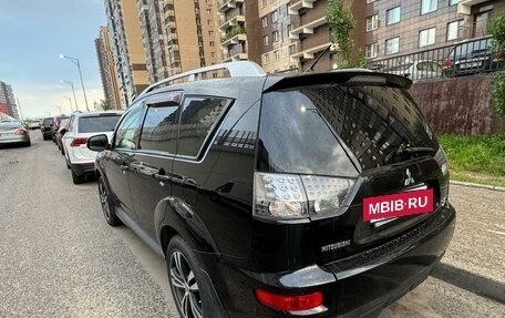 Mitsubishi Outlander III рестайлинг 3, 2010 год, 1 700 000 рублей, 2 фотография