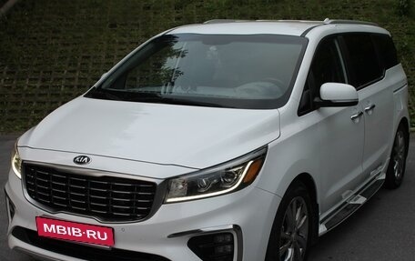 KIA Carnival III, 2019 год, 3 380 000 рублей, 5 фотография