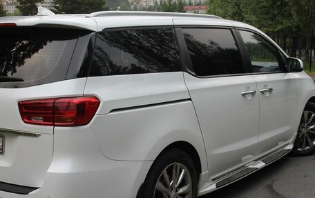 KIA Carnival III, 2019 год, 3 380 000 рублей, 10 фотография