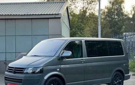 Volkswagen Caravelle T5, 2011 год, 2 495 000 рублей, 1 фотография