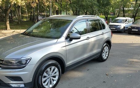 Volkswagen Tiguan II, 2017 год, 2 700 000 рублей, 3 фотография