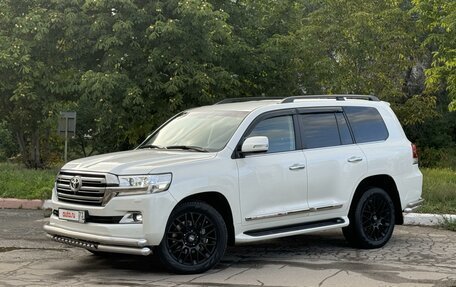 Toyota Land Cruiser 200, 2016 год, 6 850 000 рублей, 9 фотография