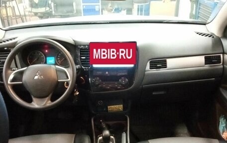 Mitsubishi Outlander III рестайлинг 3, 2018 год, 1 820 000 рублей, 5 фотография