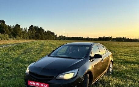 Opel Astra J, 2012 год, 800 000 рублей, 2 фотография