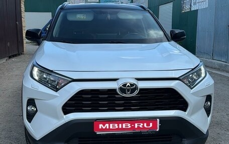 Toyota RAV4, 2020 год, 3 400 000 рублей, 1 фотография