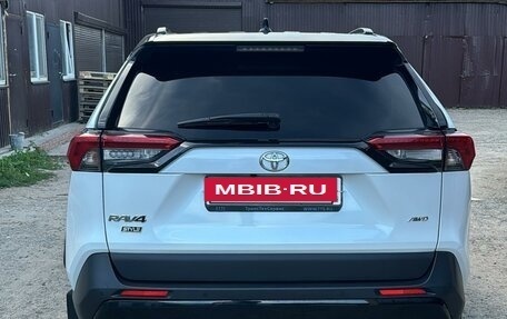 Toyota RAV4, 2020 год, 3 400 000 рублей, 3 фотография