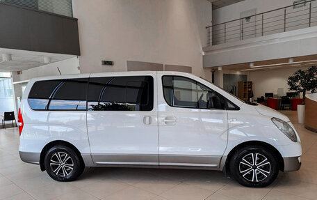 Hyundai H-1 II рестайлинг, 2016 год, 2 865 000 рублей, 4 фотография