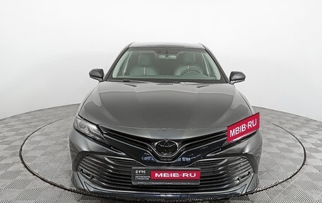 Toyota Camry, 2018 год, 2 415 000 рублей, 2 фотография