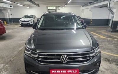 Volkswagen Tiguan II, 2021 год, 4 200 000 рублей, 1 фотография