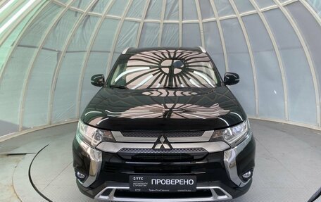 Mitsubishi Outlander III рестайлинг 3, 2018 год, 2 442 000 рублей, 2 фотография