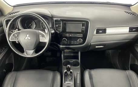 Mitsubishi Outlander III рестайлинг 3, 2012 год, 1 300 000 рублей, 7 фотография