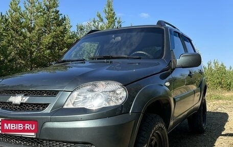 Chevrolet Niva I рестайлинг, 2011 год, 600 000 рублей, 2 фотография