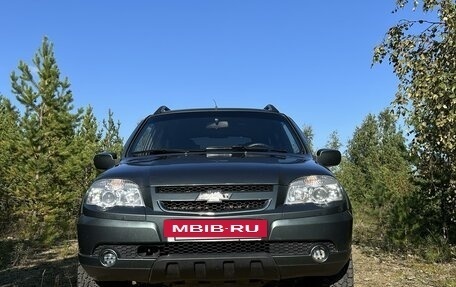 Chevrolet Niva I рестайлинг, 2011 год, 600 000 рублей, 5 фотография