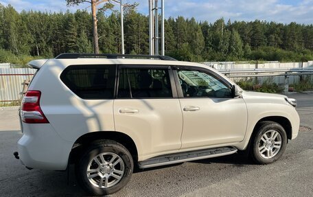 Toyota Land Cruiser Prado 150 рестайлинг 2, 2014 год, 4 400 000 рублей, 6 фотография