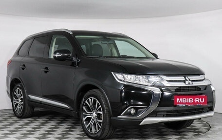 Mitsubishi Outlander III рестайлинг 3, 2016 год, 2 199 000 рублей, 3 фотография