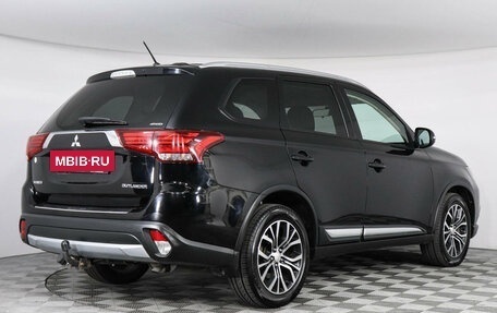 Mitsubishi Outlander III рестайлинг 3, 2016 год, 2 199 000 рублей, 5 фотография