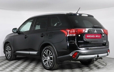 Mitsubishi Outlander III рестайлинг 3, 2016 год, 2 199 000 рублей, 7 фотография