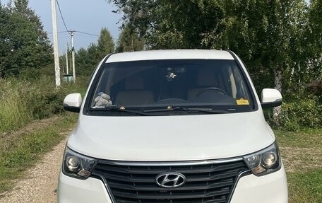 Hyundai H-1 II рестайлинг, 2018 год, 3 700 000 рублей, 1 фотография